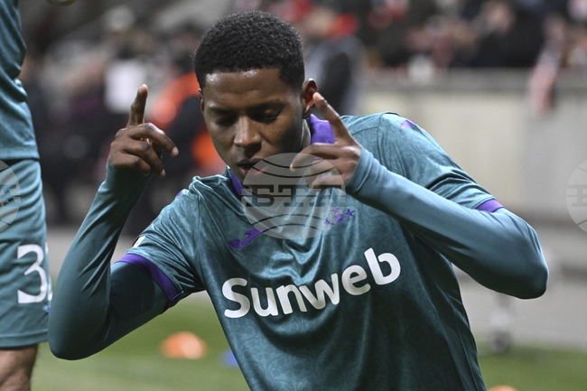 Ливърпул се интересува от халф на Андерлехт