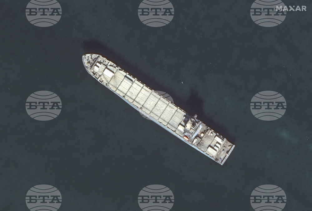 Танкер, закотвен край Кувейт, е бил разтърсен от силен взрив, съобщава британска агенция за морска сигурност