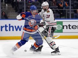 Blackhawks Islanders Hockey
