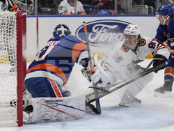 Blackhawks Islanders Hockey