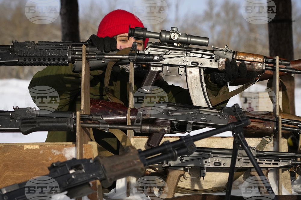Турските военни заловиха в Северен Ирак близо 500 автомата "Калашников" и други боеприпаси на кюрдските бойци