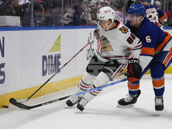 Blackhawks Islanders Hockey
