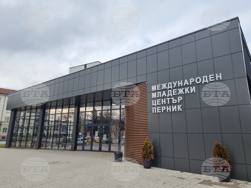 Млади хора и доброволци от Перник посетиха Люксембург с учебна цел