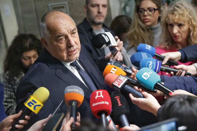 ГЕРБ-СДС изпраща днес писма за преговори за правителство, Борисов се надява да завършат с успех