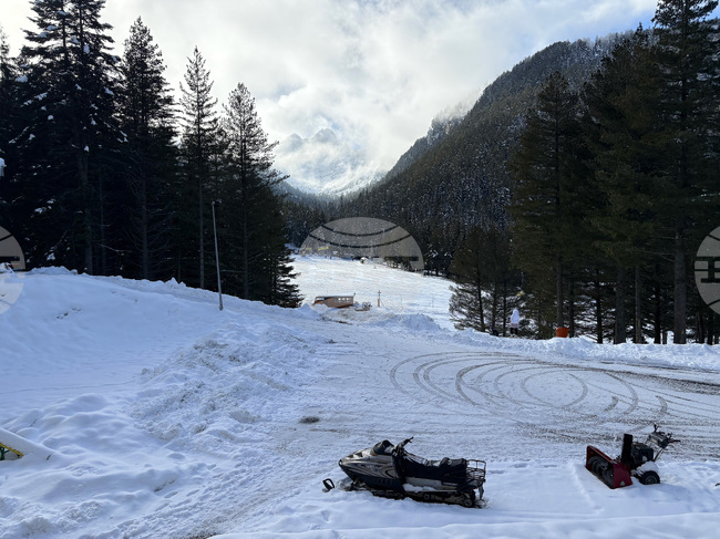 Планинските спасители предупреждават за висока опасност от лавини извън ски зоната в Пирин
