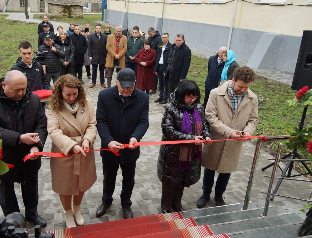 Moldovan Education Minister, Bulgarian Ambassador Inaugurate Language Classrooms in Tvardita