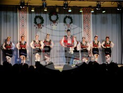 Фолклорен ансамбъл „Лазарка“ в Мюнхен представи празничен концерт под надслов „Коледно веселие“