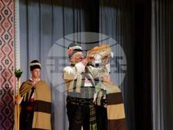 Фолклорен ансамбъл „Лазарка“ в Мюнхен представи празничен концерт под надслов „Коледно веселие“