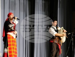 Фолклорен ансамбъл „Лазарка“ в Мюнхен представи празничен концерт под надслов „Коледно веселие“