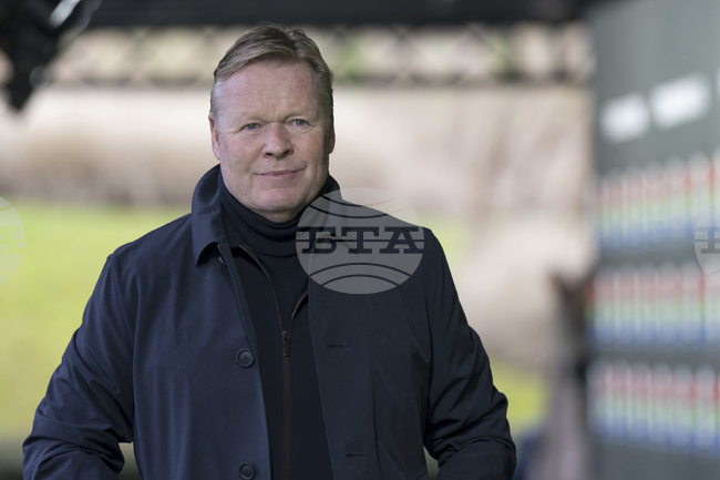 Нидерландия ще бъде с най-добрите си футболисти срещу Полша и ще експериментира срещу Литва, заяви селекционерът Роналд Куман