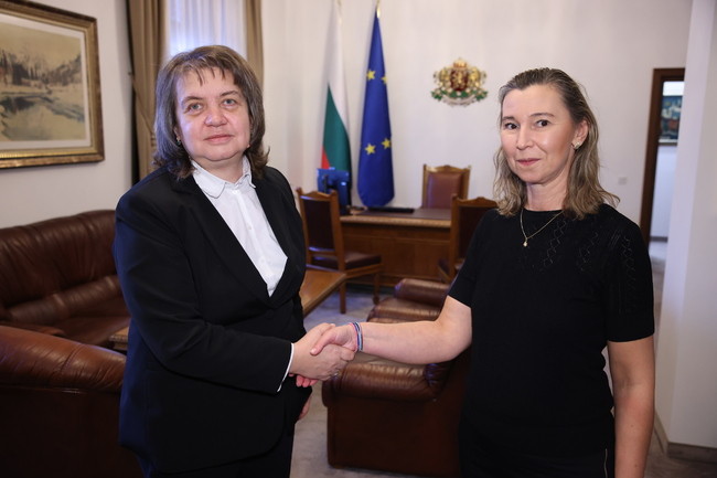 Председателят на Народното събрание Наталия Киселова се срещна с председателя на Съвета на ректорите проф. Миглена Темелкова