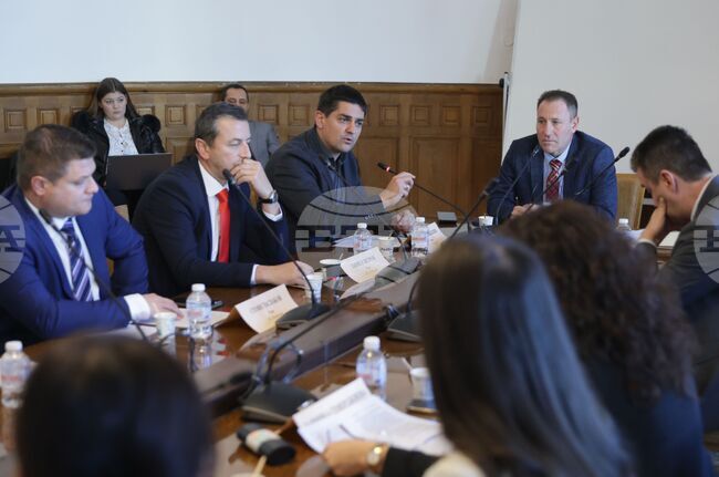 Временната комисия в Народното събрание за болестите по дребните преживни животни започна работа