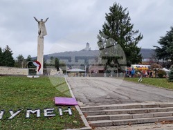 Шумен - Фондация „Гален Темелков" - коледен благотворителен базар