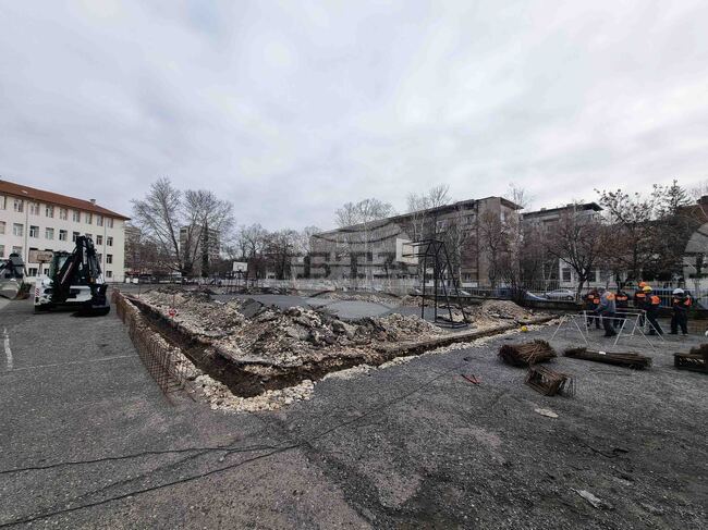 В четири училища в Смолянска област продължават ремонтите и след 15 септември