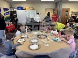 Работилница за изработване на коледни сладки се състоя в Българското неделно училище „Св. Константин-Кирил Философ” в Атланта