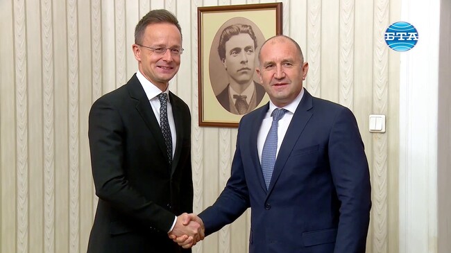 Румен Радев изрази признателност за подкрепата на Унгария за присъединяването на България към Шенген на среща с външния министър Петер Сиярто