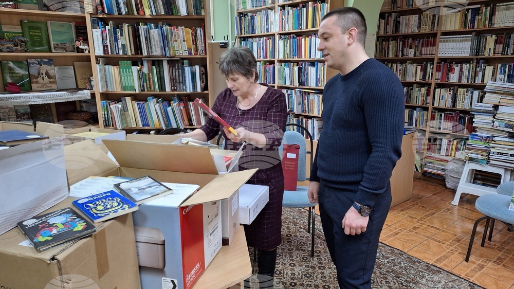Българското посолство в Молдова дари книги на библиотеката „Христо Ботев“ в Кишинев