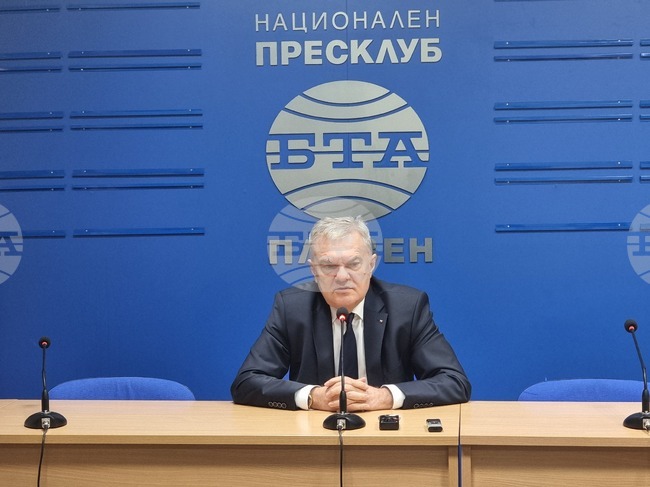 Ще участваме максимално активно в разговорите, водени от съзнанието, че парламентът трябва да излъчи правителство, каза Румен Петков