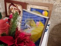 творчески изделия - хора в нужда - Снимка: Борислава Бибиновска/БТА