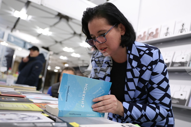 Милена Крумова представя във Варна своя сборник с разкази „Синхрон“