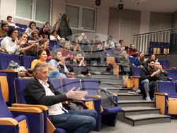 Контрабасистът и оркестратор Норман Лудвин гостува в НАТФИЗ, снимка – НАТФИЗ