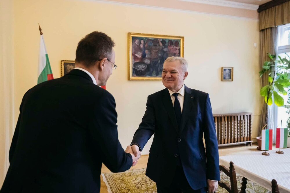 ПП АБВ: Румен Петков се срещна с с министъра на външните работи на Унгария Петер Сиярто