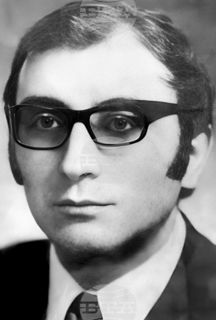 Проф. Славчо Иванов - литературен критик и историк