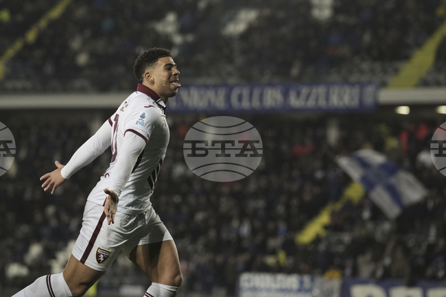 Че Адамс вкара от средата на терена и Торино се наложи над Емполи в Серия А