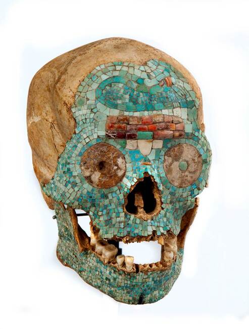 Нидерландия връща на Мексико череп, инкрустиран с мозайки