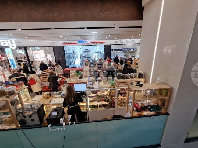 Производител на цитруси в Испания, суши майстор, занаятчии и пекари от цялата страна се събраха в Перник на коледен пазар