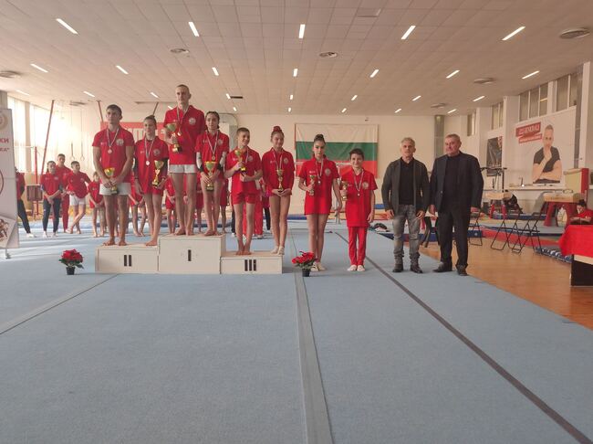 Любомир Станоев и Валерия Хинкова станаха шампиони на турнира по спортна гимнастика в памет на първия българин олимпийски медалист Велик Капсъзов 