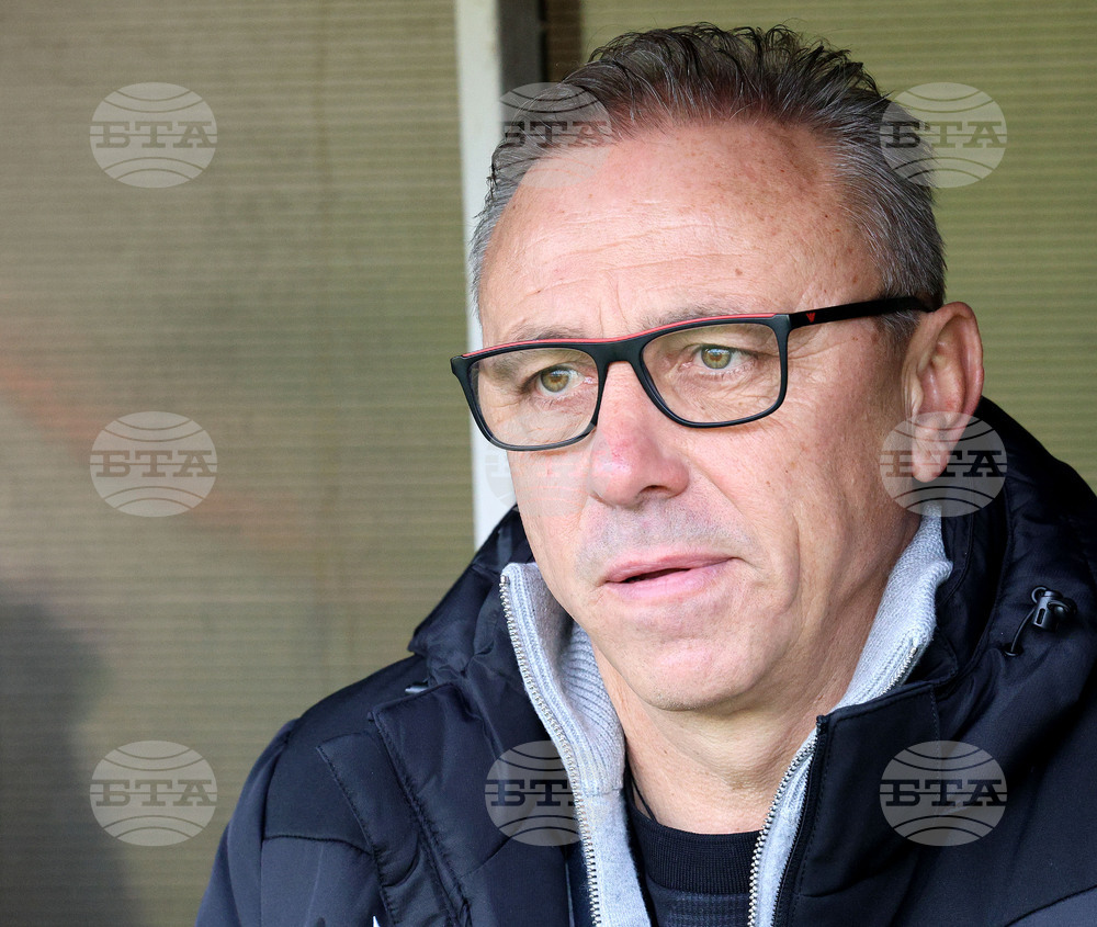 "Мисля, че заслужено продължаваме напред", каза треньорът на Черно море Илиан Илиев