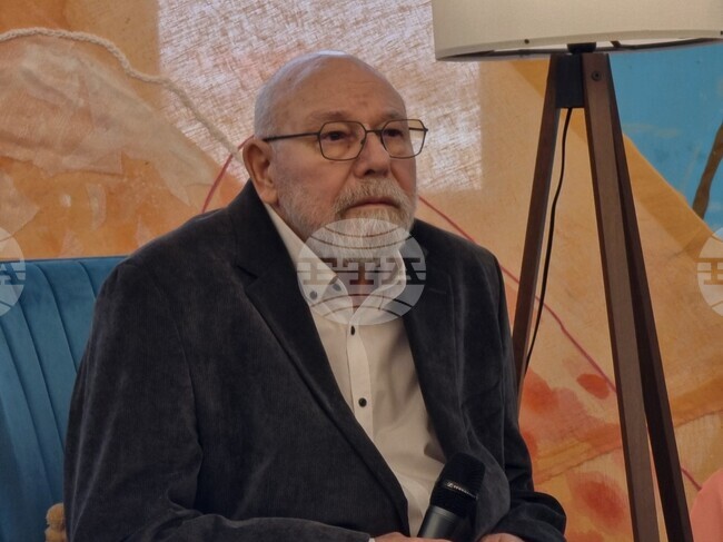 В България вече има доста повече писатели, отколкото читатели, каза Владимир Зарев