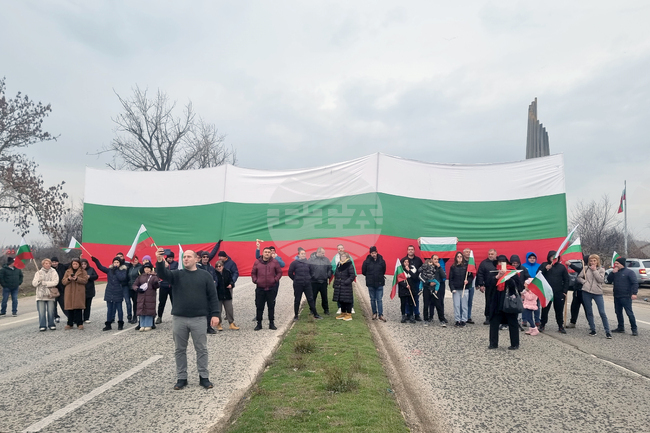 Protesters Briefly Block Major Road over Water Shortage in Pleven