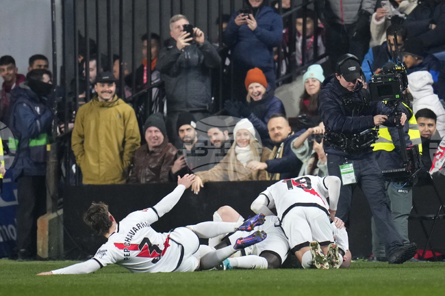 Райо Валекано достигна до успеха срещу застрашения от изпадане Лас Палмас