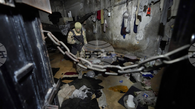 Германия повдигна обвинения срещу предполагаем служител на сирийското разузнаване за убийства в затвор на Асад