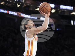 Hawks Bucks Basketball