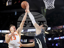 Hawks Bucks Basketball