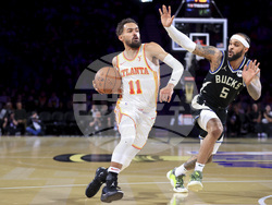 Hawks Bucks Basketball