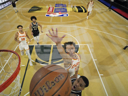 Hawks Bucks Basketball