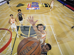 Hawks Bucks Basketball