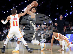 Hawks Bucks Basketball