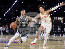 Hawks Bucks Basketball