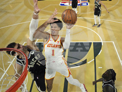 Hawks Bucks Basketball