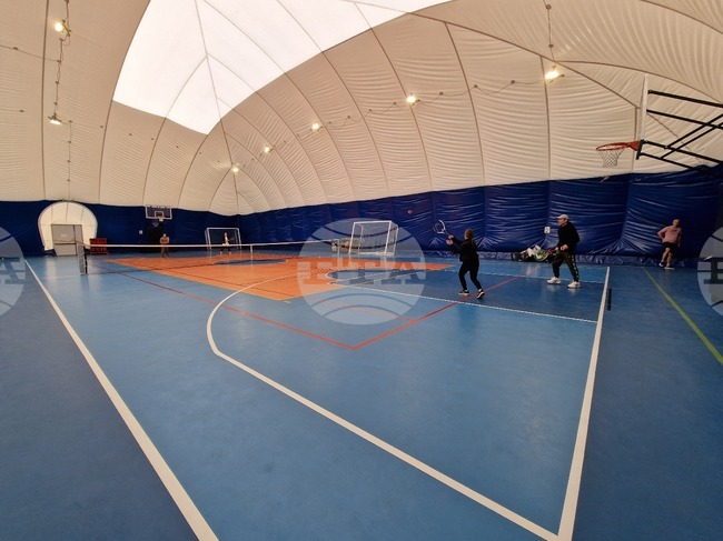 Заместник областният управител на Перник спечели благотворителен турнир по тенис на корт