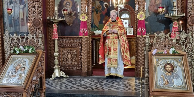 Неделният ден е най-важен за православните християни, каза отец Красимир в храма „Св. Три Светители“ в Шумен