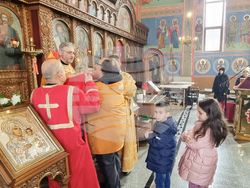 Шумен - църква „Свети Три Светители” - неделна служба