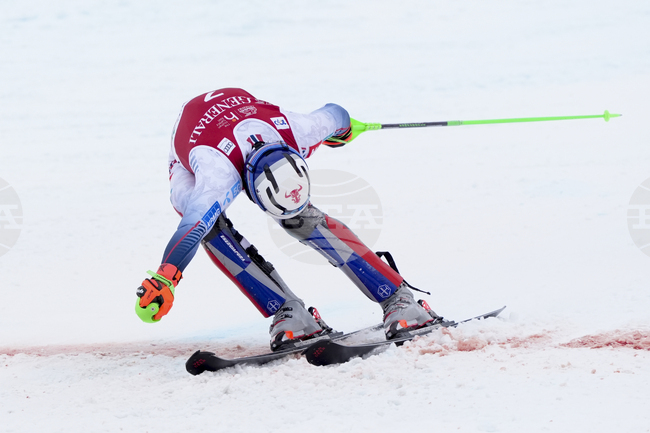 Алберт Попов не успя да завърши слалома във Вал д'Изер, Хенрик Кристоферсен записа първа победа за сезона в световната купа по ски алпийски дисциплини