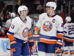 Islanders Blackhawks Hockey