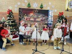 Коледно тържество под надслов „Чудо подари ми” се състоя в училище „Св. св Кирил и Методий” в Лос Анджелис